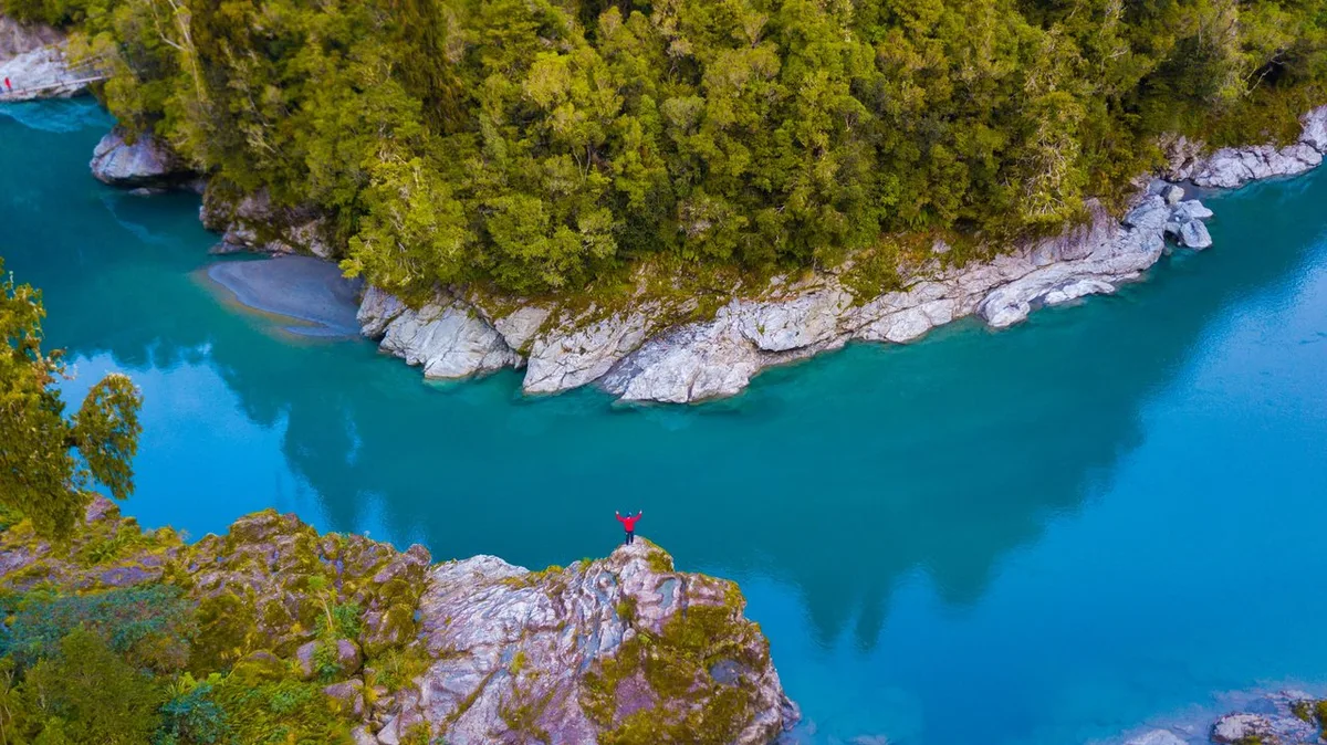 Turquoise river in Hokitika Gorge with bush on both banks